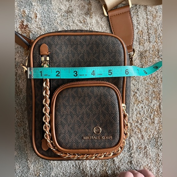 Michael Kors Women's Camera crossbody bag - Picture 14 of 16